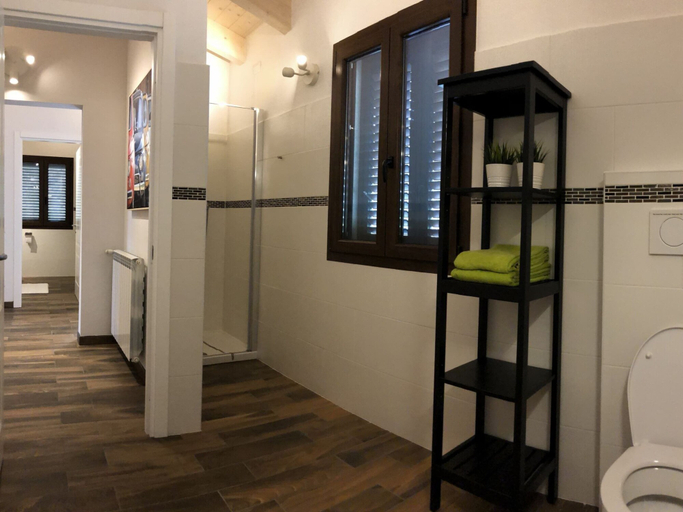 Others 4, Holiday Home in Tuscany With Pool & Views, Lucca