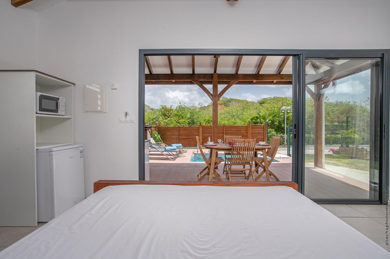 Others 4, Bungalow Pom 1, piscine, a 5 min des plages, Le Vauclin