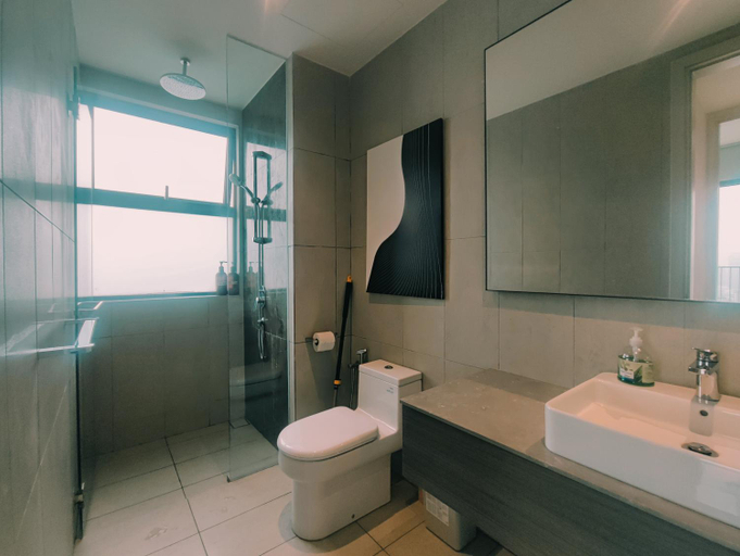 Bathroom 2, Stylish KL Suite, KLCC View, Next to LRT, Datum Jelatek By Atlantis Management, Ampang