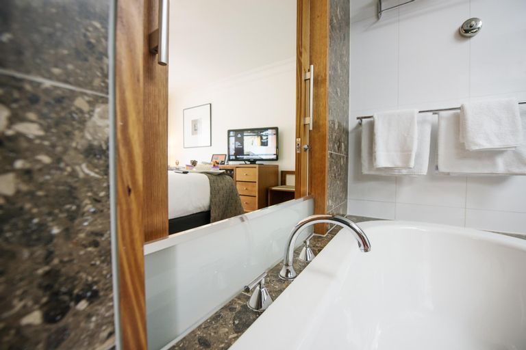 Bathroom 9