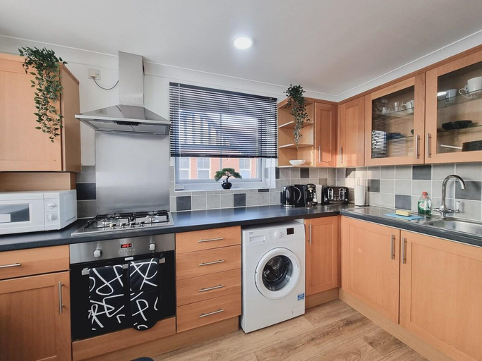 Others 3, Central 2Bed&2Bath Flat w/ FREE Wi-Fi / Parking, Hertfordshire