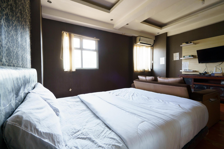 Bedroom 3, OYO 94238 The Suite Metro Apartment By Riz Living, Bandung