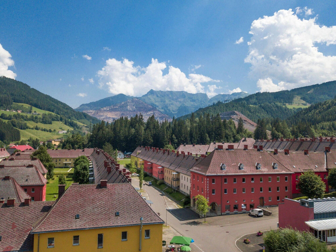 Others 4, Snug apartment with balcony No Deposit, Leoben