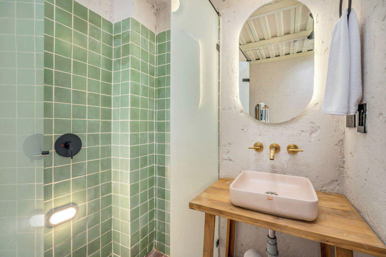 Bathroom 3, Botánica Manila by HOUSY HOST, Medellín