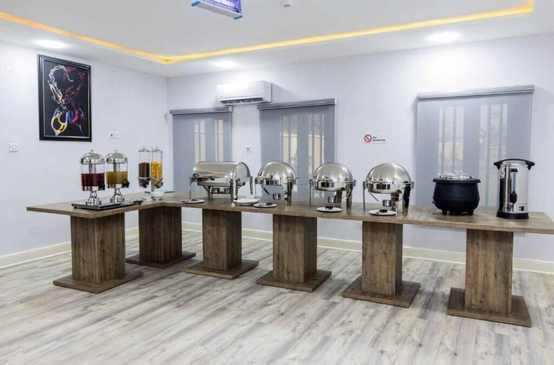 Food & Drinks 5, Fingerprints Hotel, Akure North