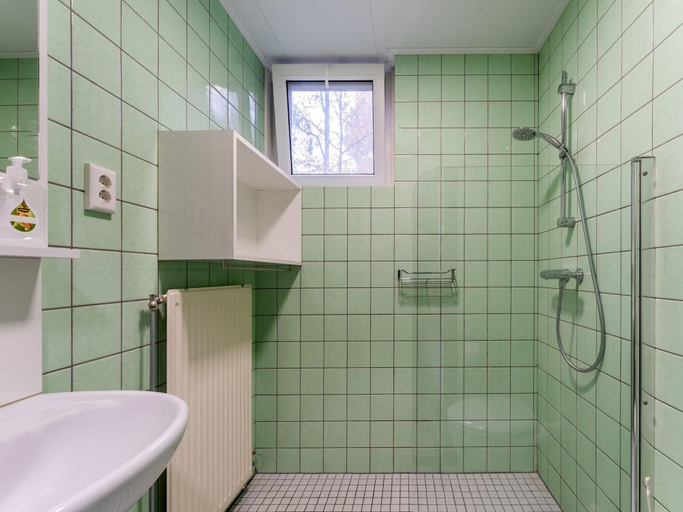 Bathroom 5, Holiday Home in North Limburg, Weert