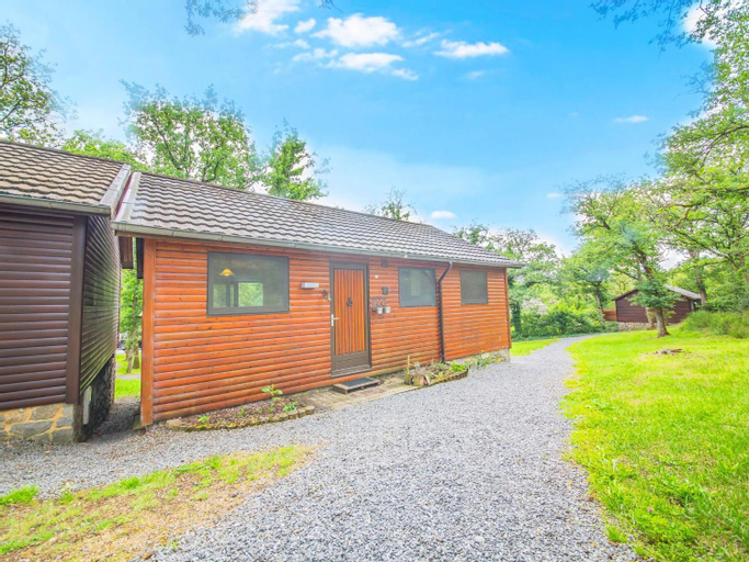 Chalet in Somme-Leuze with parking, Namur