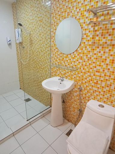 Bathroom 7