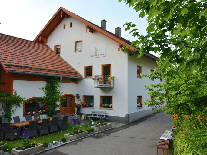 Exterior & Views 2, Geraumige Ferienwohnung in Stocking in Waldnahe, Freyung-Grafenau