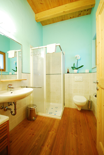 Bathroom 3, Corte all'Olmo, Verona