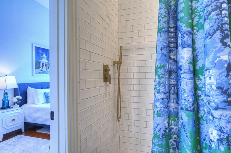 Bathroom 3, Sugars Inn Room 4 Historic NOLA Charm in Downtown Galveston, Galveston