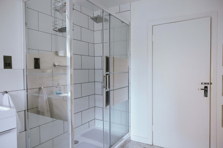 Bathroom 3, Cozy Place, Sefton
