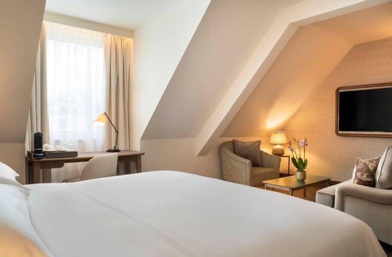 Bedroom 2, Brunfels Hotel, in the Unbound Collection by Hyatt, Mainz