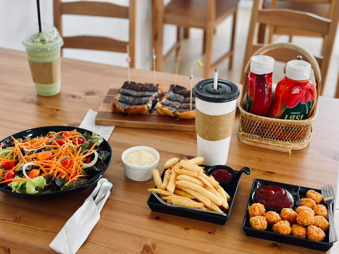 Others 2, 3199 Cafe' Latya & Bed, Muang Kanchanaburi