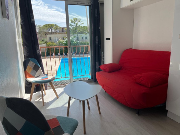 3, Cotepiscine, Var