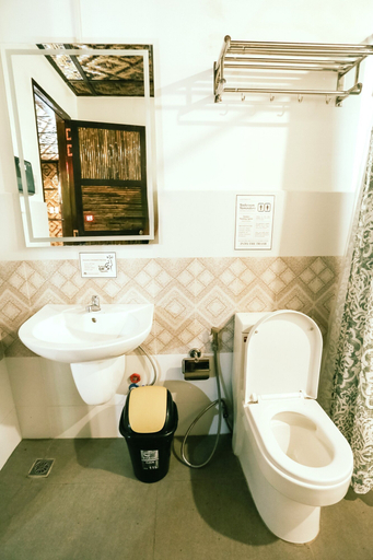 Bathroom 5, Shepherd's Ridge Mountain Resort, Mabitac