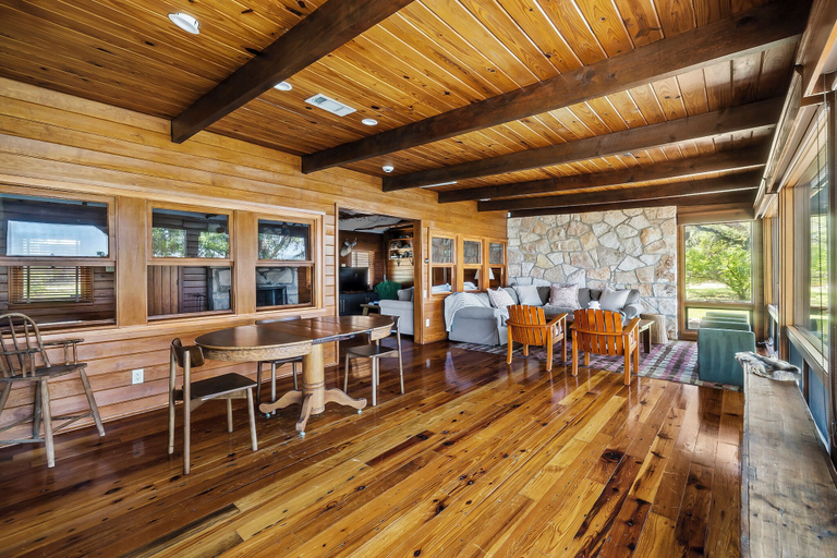 Food & Drinks, Historic 5BR | Lakefront Cabins with Dock | Fire Pit, Travis