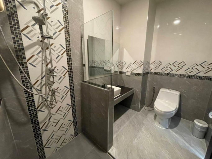 Bathroom, Racha Khong Hotel, Muang Nakhon Phanom