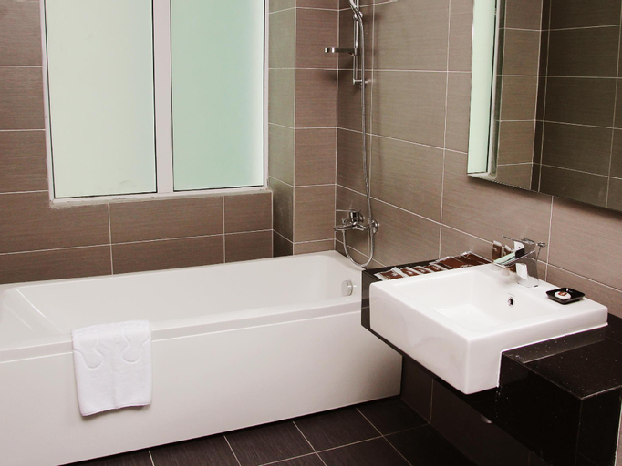 Bathroom 15