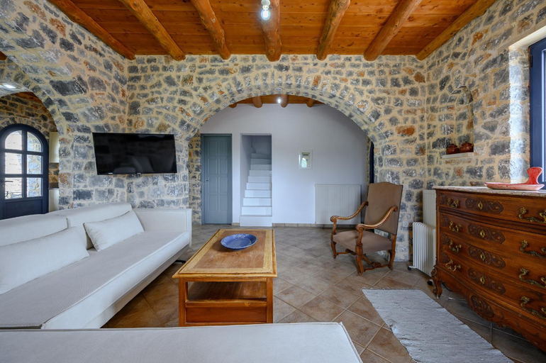 Others 4, Petritis, Crete