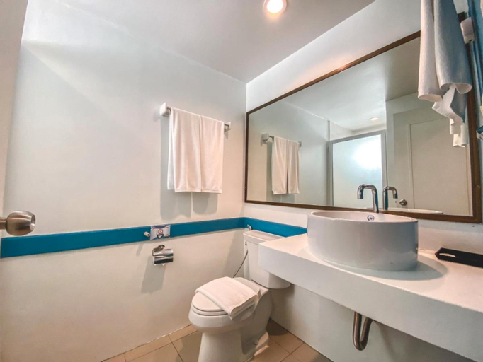Bathroom 4