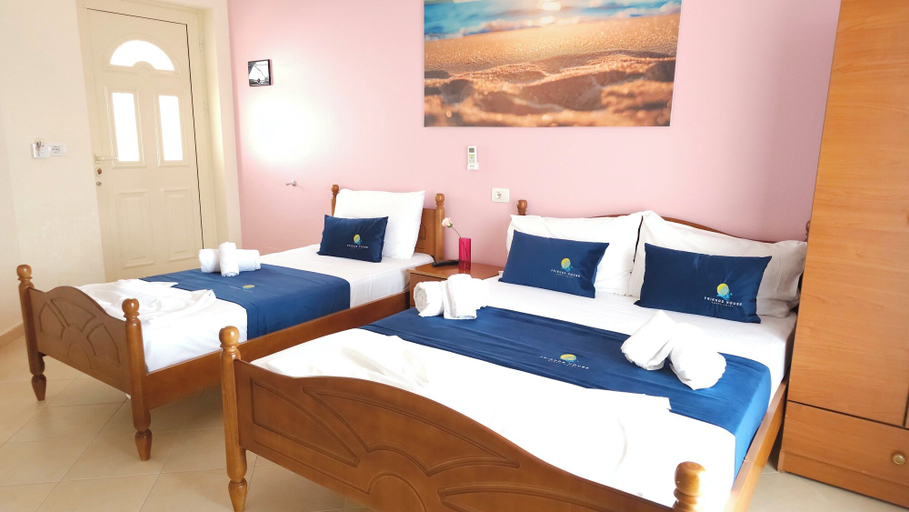 Bedroom 2, Friends House - Borsh Hotel, Sarandës