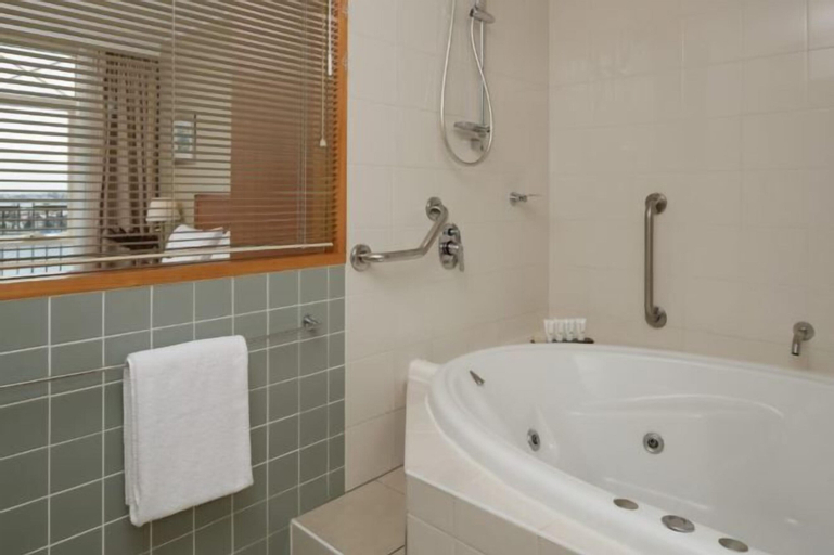 Bathroom 17
