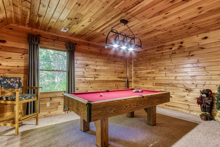 Others 4, Whispering Oaks - Private Pigeon Forge Getaway,,,Close to Tanger Outlet Shopping cabin, Sevier