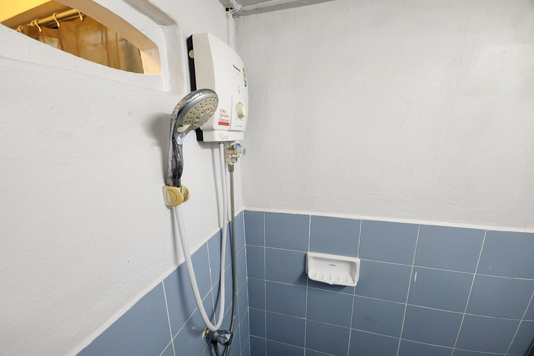 Bathroom 4, Green Kaset Nawamin, Lat Phrao