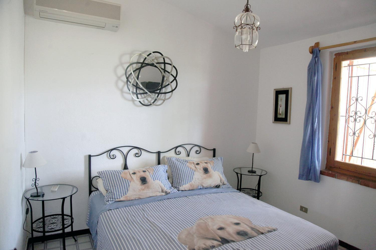 Bedroom 2, Villa Olivastro, Cagliari