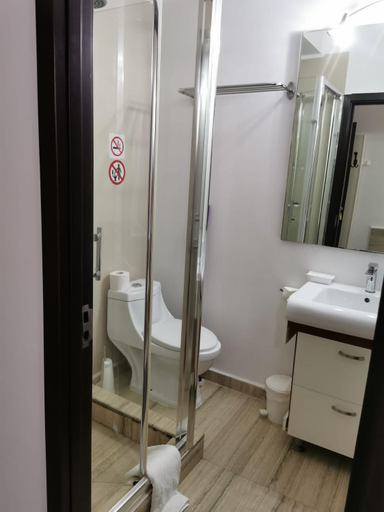 Bathroom 2, Nevis Fundeni, Municipiul Bucuresti