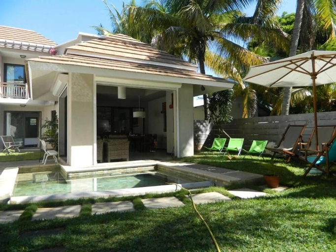 Modern Villa with service. Exceptional beach, private swimming pool