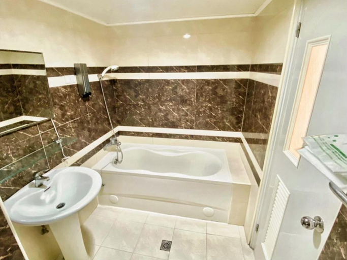 Bathroom 3, Royal Business Hotel (Self Check-in), Hsinchu City