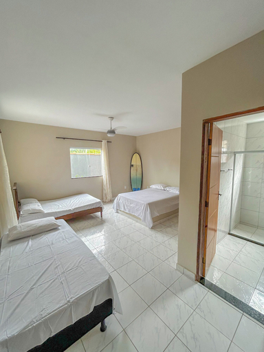 Bedroom 4, Surf Stop Hostel, Uruçuca