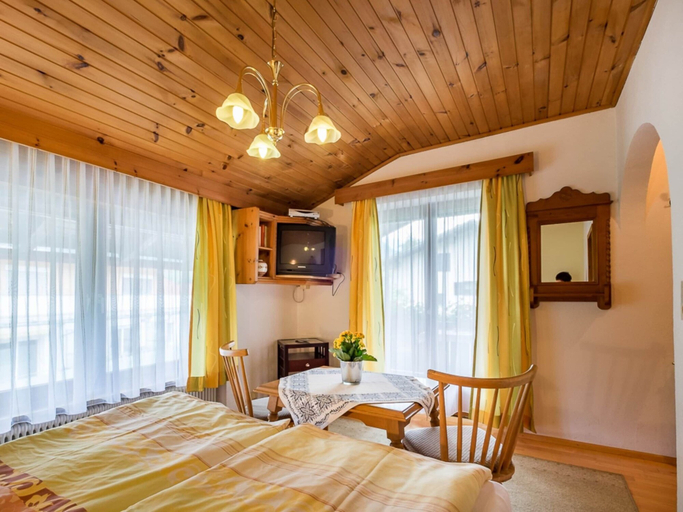 Bedroom 3, Vintage Apartment in Fügen near Ski Area, Schwaz