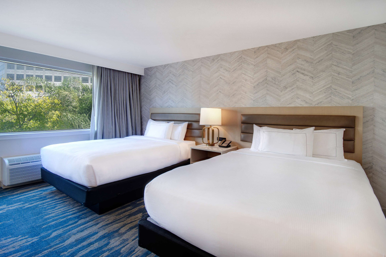 Bedroom 3, Doubletree By Hilton Lax - El Segundo, Los Angeles