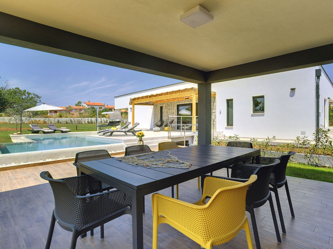 Others 1, Comfortable, Stylish, Detached Villa With Garden, Private Pool, Near the Beach, Medulin