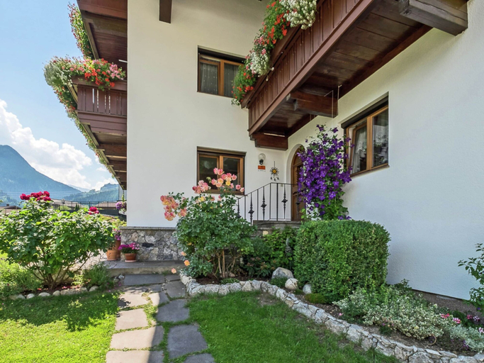 Exterior & Views 2, Vintage Apartment in Fügen near Ski Area, Schwaz