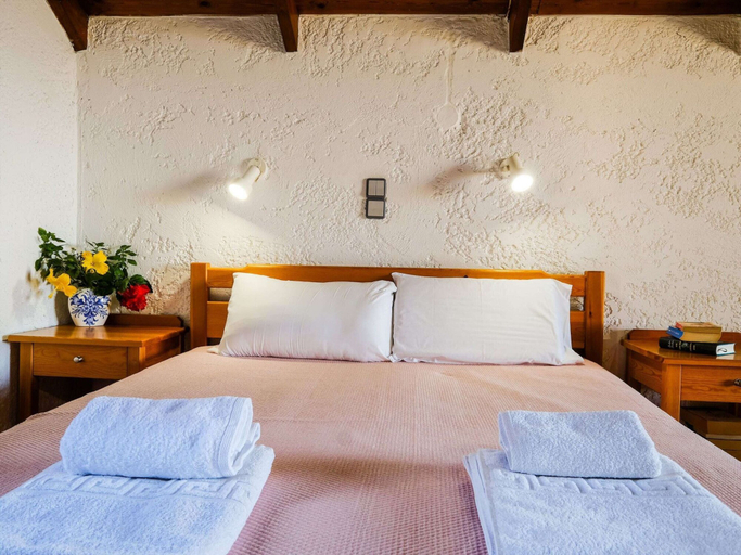 Bedroom 3, Tranquil Holiday Home in Palaiochora near Sea Beach, Crete