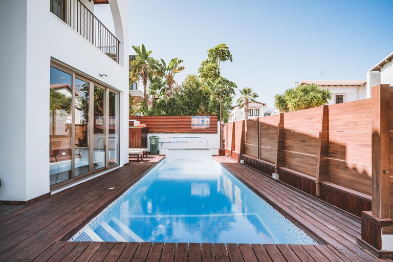 Sport & Beauty 2, SunnyVillas: 4BR Villa Private Pool+Jacuzzi+Sauna