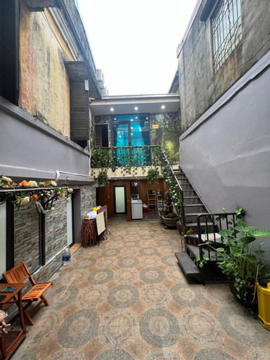 Exterior & Views 16