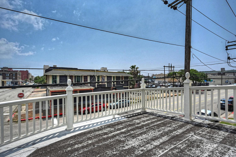 Others 5, Sugars Inn Room 4 Historic NOLA Charm in Downtown Galveston, Galveston