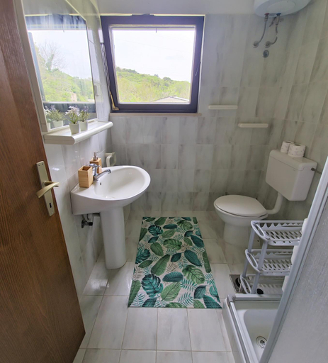 Bathroom 3, Swim And Climb Baska island Krk, Baška