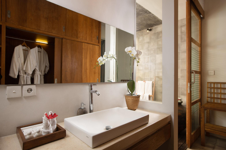 Bathroom 17