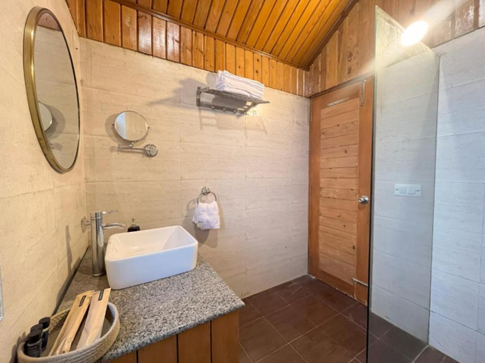 Bathroom 3, Seclude kasauli, Solan