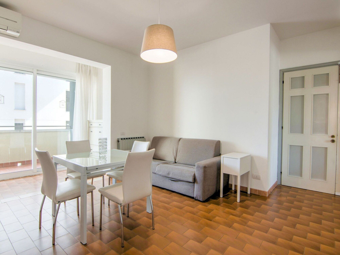 Dining 2, Belvilla by OYO Fucini Superior Type A, Rimini