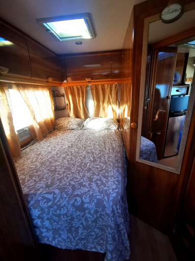 Bedroom 2, Rent an Autostar RV with Blue Classics, Portimão