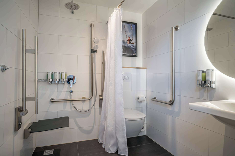 Bathroom 4, Hampton By Hilton Locarno, Locarno