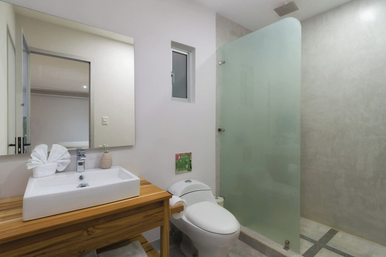 Bathroom 4, Tamarindo Bay Hotel & Apartments- Self Check In, Adults Only, Santa Cruz
