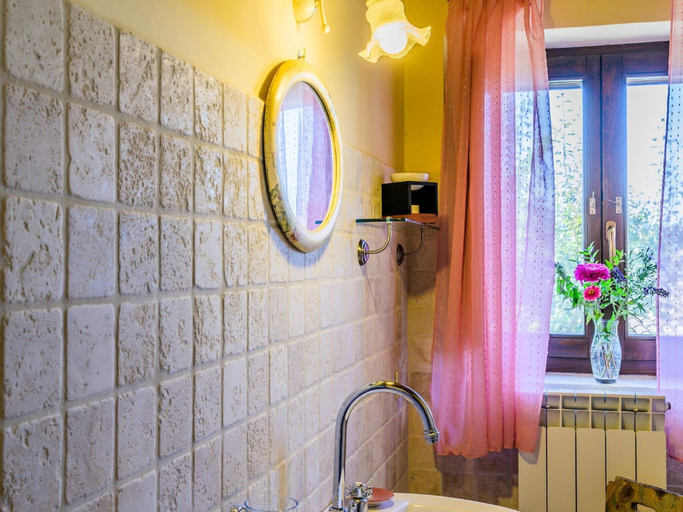 Bathroom 3, Relaxing Retreat With Bike Access, Macerata